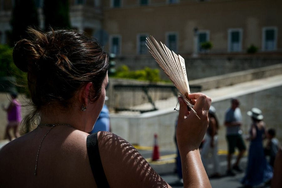 Καύσωνας: Έκτακτα μέτρα στον ιδιωτικό τομέα – Τι ισχύει με delivery και τηλεργασία