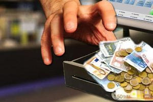 Κρήτη : Χειροπέδες σε 25χρονο που πήρε από ταμείο επιχείρησης 1000 ευρώ