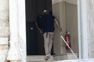 Συνελήφθη αστυνομικός που φέρεται να έσπρωξε πολίτη – Συνελήφθη και ο πολίτης