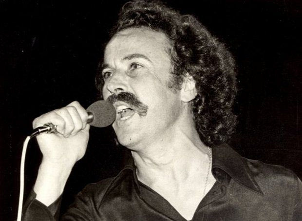Νίκος Ξυλούρης: Σαν σήμερα γεννήθηκε ο “Αρχάγγελος της Κρήτης”