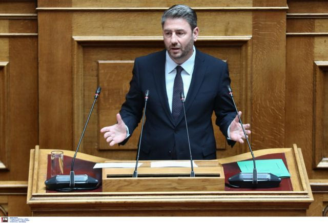 Ανδρουλάκης: Προσβλητικές οι δηλώσεις Πλεύρη για το φαγητό στους μετανάστες