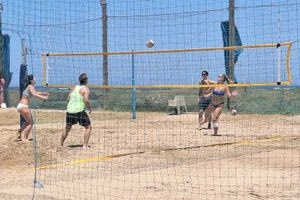Beach Volley με ενέργεια, συνεργασία και αθλητικό πνεύμα στον Καρτερό