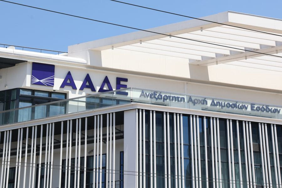 Πρόστιμα της ΑΑΔΕ για 8.300 εικονικά τιμολόγια – Ποιους κλάδους αφορούν