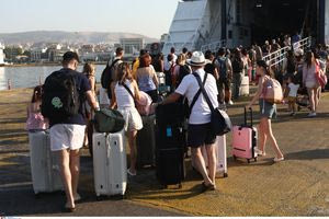 Με πληρότητα 100% αναχωρούν τα πλοία για τα νησιά – Αυξημένο το κόστος των διακοπών
