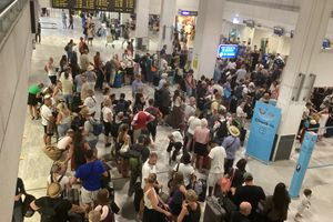 Ηράκλειο: Απαράδεκτες εικόνες στο δεύτερο αεροδρόμιο της χώρας (φωτογραφίες)