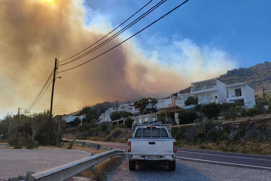 Εικόνες καταστροφής από την πυρκαγιά στην Ιεράπετρα