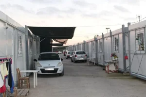 Σεισμόπληκτοι: Οι καλές προθέσεις δεν αρκούν για να βγουν από τους οικίσκους