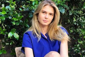 Αμαλία Κωστοπούλου: Ταξίδι στην Κρήτη για τον γάμο καλής της φίλης