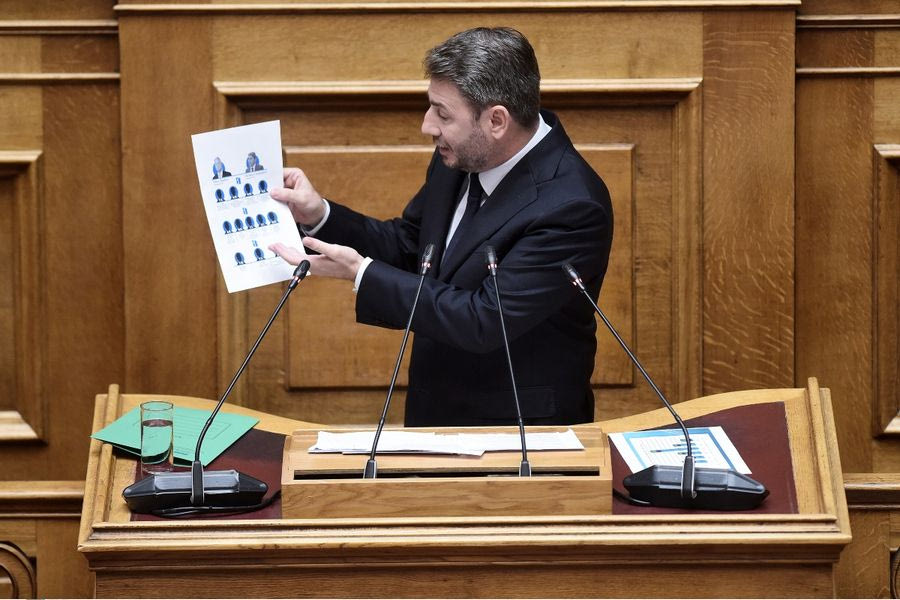 Πυρά Ανδρουλάκη σε Βορίδη – Αυγενάκη: «Αυτόγραφα μοιράζατε στο υπουργείο;»