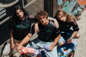 Κυκλοφόρησε η τρίτη εμφάνιση του Παναθηναϊκού – Μαύρη με ροζ λεπτομέρειες