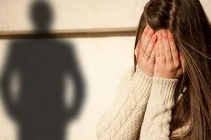 Καταγγελία για ασέλγεια σε ανήλικη σε κατασκήνωση της Κρήτης – Συνελήφθη γιατρός