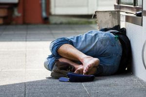 Πώς φροντίζουν τους άστεγους