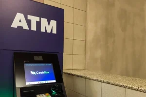 Κυβερνητικές πηγές: Αποφασισμένη να παρέμβει νομοθετικά η κυβέρνηση αν διαπιστώσει τραπεζικές χρεώσεις δύο ταχυτήτων