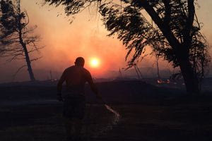 Αιμίλιος Χειλάκης – Αθηνά Μαξίμου: «Απεγκλωβιστήκαμε, μας άφησαν στο έλεος του Θεού»