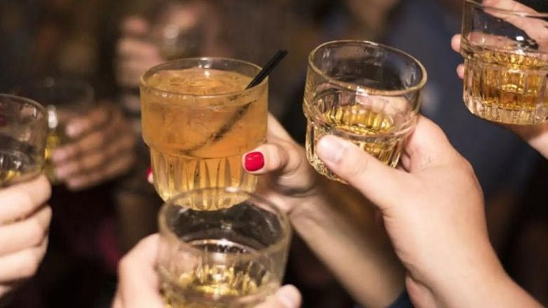 Ιεράπετρα: 16χρονος μεθυσμένος στο Νοσοκομείο – Χειροπέδες και στη μητέρα του