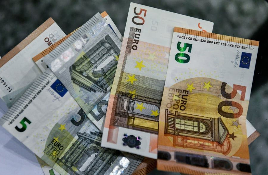 Πόσο ακριβότερα από τους Ιταλούς πληρώνουν οι Έλληνες το ρεύμα