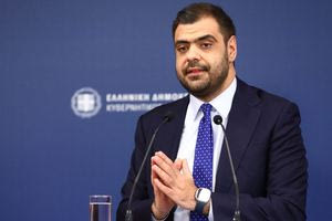 Ο Παύλος Μαρινάκης διαψεύδει τα σενάρια περί ανασχηματισμού