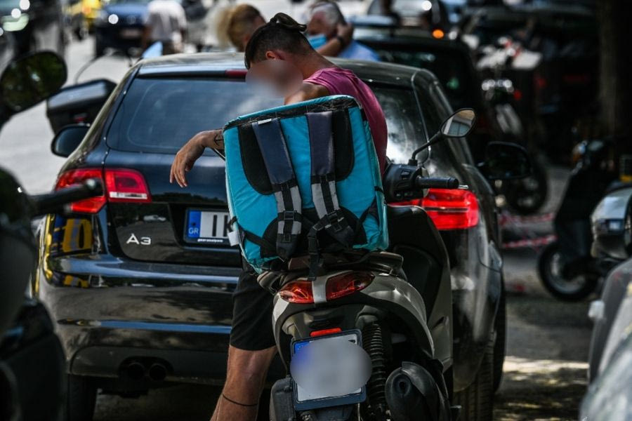Καύσωνας: Έκτακτα μέτρα για τους εργαζόμενους του ιδιωτικού τομέα και την Παρασκευή