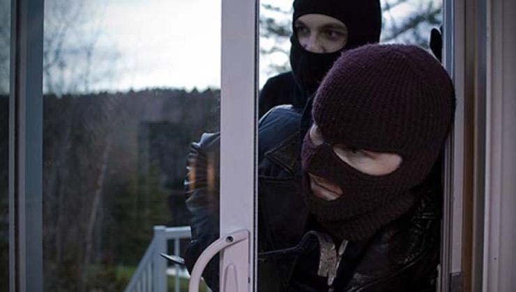 Κρήτη: Έζησε τον εφιάλτη ξυπνώντας με τους κλέφτες μέσα στο δωμάτιο