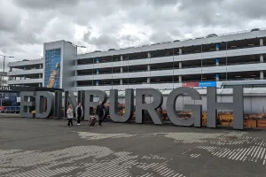 Λονδίνο-Εδιμβούργο: Καθηλωμένα τα αεροπλάνα λόγω τεχνικού προβλήματος