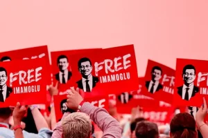 Τουρκία: Φυλάκιση Ιμάμογλου έως 8 έτη και 9 μήνες προτείνει η Εισαγγελία