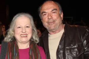 Ελένη Γερασιμίδου για τον σύζυγό της: «Για να κρατήσει ένας γάμος 45 χρόνια, χρειάζεται πολύ χιούμορ»