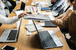 Οι θέσεις εργασίας που θα κυριαρχήσουν έως το 2035 και οι πιο καλοπληρωμένες ειδικότητες