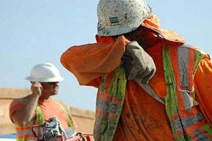 Καύσωνας: Παύση εργασιών σε εξωτερικούς χώρους – Δύο νομοί της Κρήτης στην εγκύκλιο