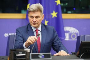 Να δημοσιοποιηθούν όλα τα ονόματα των δικαιούχων ΟΠΕΚΕΠΕ όπως συμβαίνει με το ΕΣΠΑ, ζητά ο Νικόλας Φαραντούρης