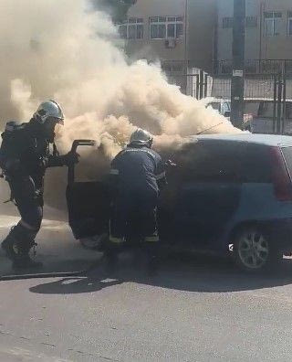Φωτιά σε όχημα στο Γιόφυρο: Άμεση επέμβαση της Πυροσβεστικής – video