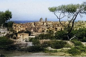 Άποψη του Ηρακλείου πάνω από τα Ενετικά Τείχη το 1950