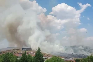 Φωτιά στην Κοζάνη – Ήχησε το 112 «παραμείνετε σε ετοιμότητα», εκκενώθηκε το πανεπιστήμιο