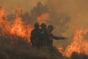 Μεγάλη φωτιά στο Κιλκίς – Μήνυμα του 112 για εκκένωση των περιοχών Μουριές και Καβαλάρι