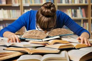 6 λόγοι για τους οποίους οι άνθρωποι με υψηλό IQ δυσκολεύονται να κοιμηθούν