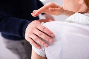 Ζηλιάρηδες και ανταγωνιστικοί όσοι δεν νιώθουν άνετα με το ύψος τους