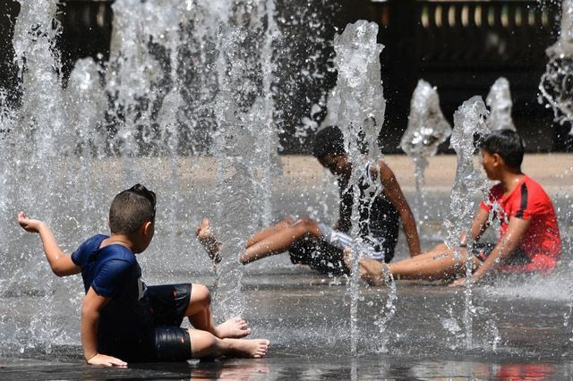Έρχεται ο μεγαλύτερος καύσωνας του καλοκαιριού με 40άρια και αποπνικτική υγρασία – Πόσο θα διαρκέσει