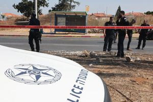 Ισραήλ: Αυτοκίνητο έπεσε σε στάση λεωφορείου και τραυμάτισε στρατιώτες – Τρομοκρατική επίθεση ερευνά η αστυνομία