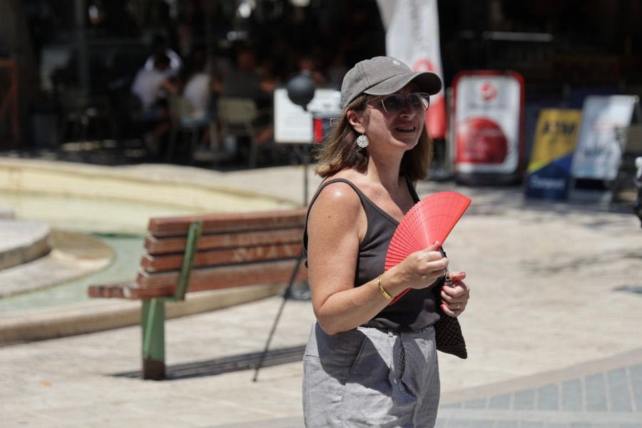Ηράκλειο: Ο καύσωνας, καύσωνας αλλά οι βόλτες, βόλτες (φωτογραφίες)