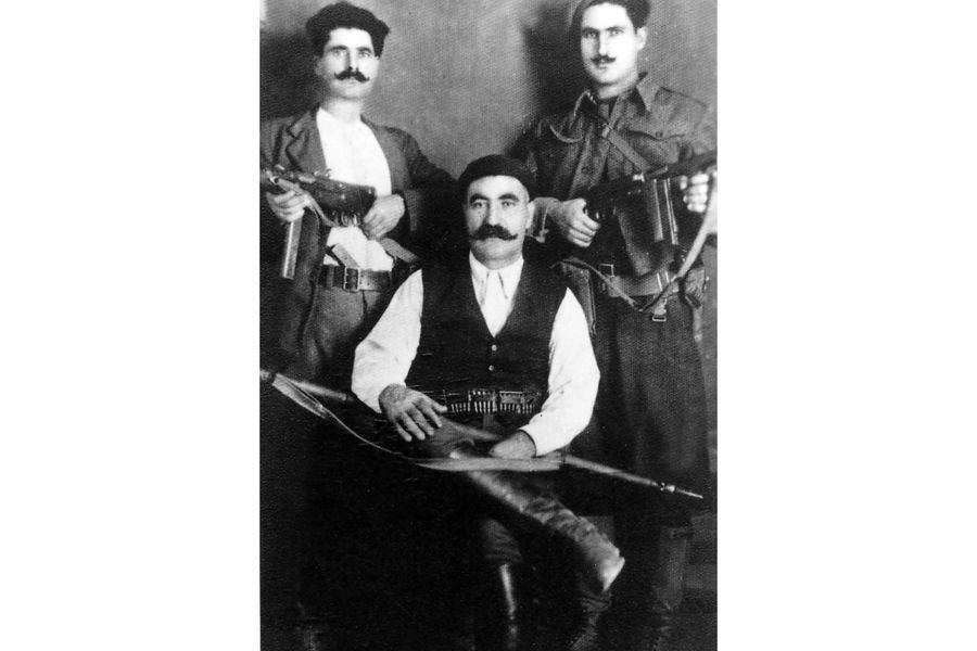 Μέσα σε δώδεκα (12) ώρες, να εξαφανιστείτε από τον νομό…