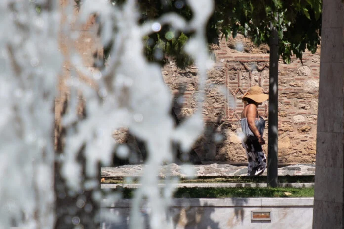 Ξεκινάει εξαήμερος καύσωνας – Σε ποιες περιοχές αναμένονται οι υψηλότερες θερμοκρασίες