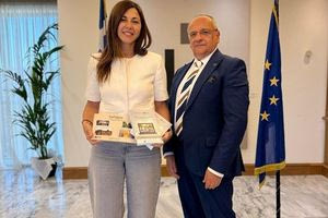 Συνάντηση Καρτσωνάκη με την Υπουργό Παιδείας