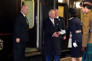 Ο Βασιλιάς Κάρολος αποσύρει το βασιλικό τρένο για λόγους οικονομίας – Αγαπημένη συνήθεια της Βικτωρίας και της Ελισάβετ