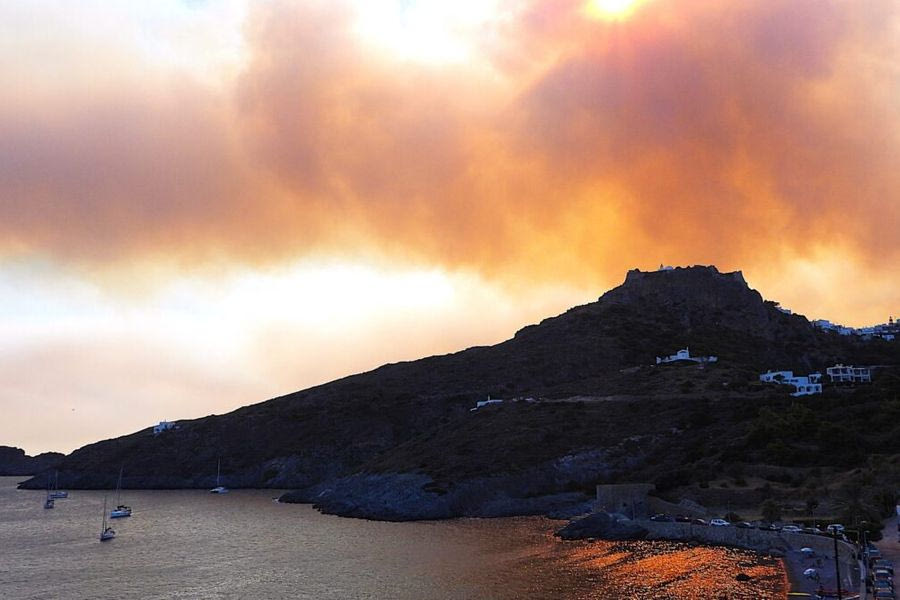 Μητσοτάκης σε δήμαρχο Κυθήρων: «Η κυβέρνηση θα σταθεί αρωγός στο έργο της αποκατάστασης μετά τις φωτιές»