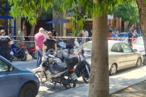 Κολωνός: Δύο τραυματίες από πυροβολισμούς σε καφετέρια