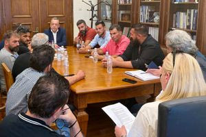 Τι είπε στους κτηνοτρόφους με τους οποίους συναντήθηκε στη Βουλή ο Φάμελλος;