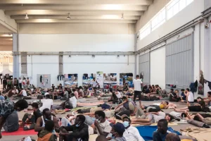 Απελάθηκαν 50 μετανάστες που είχαν ζητήσει άσυλο και απορρίφθηκε