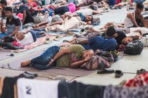 Απελπιστική κατάσταση στην Κρήτη με τις αφίξεις μεταναστών – Τσακώνονται για μια… πετσέτα (Βίντεο)