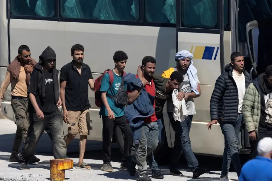Συνελήφθησαν οκτώ διακινητές μετά τη διάσωση 515 μεταναστών στη Γαύδο