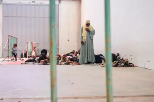 «Η Ελλάδα αντιμετωπίζει έκτακτη κατάσταση»: Η Κομισιόν καλύπτει την Αθήνα για την τρίμηνη αναστολή εξέτασης ασύλου