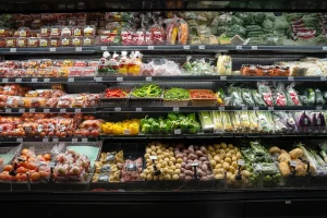 Επιστρέφει η ακρίβεια στα τρόφιμα – Σημαντικές ανατιμήσεις σε βασικά είδη